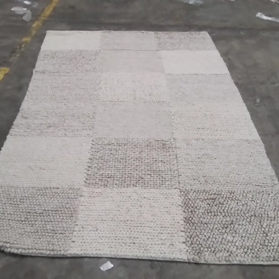QUALITY DESIGNER AREA RUG - APPROXIMATELY 240X160CM