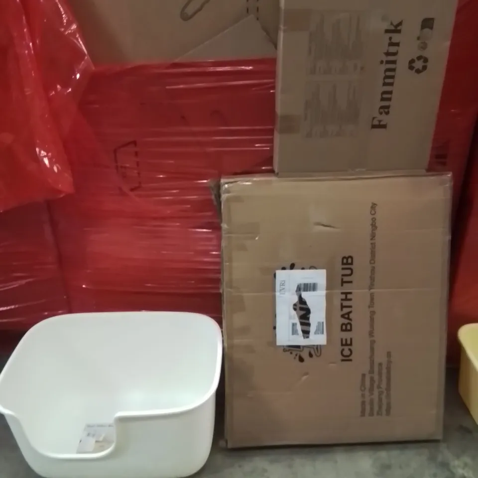 PALLET OF ASSORTED HOUSEHOLD GOODS AND PRODUCTS TO INCLUDE;CAT LITTER TRAY,ICE BATH TUB,TOILET SEAT 