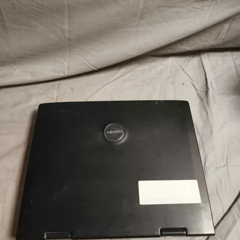 ADVENT 7086 LAPTOP – 14.1IN TFT, CELERON M 1.4GHZ, 256MB RAM, 40GB HDD, WINDOWS XP HOME