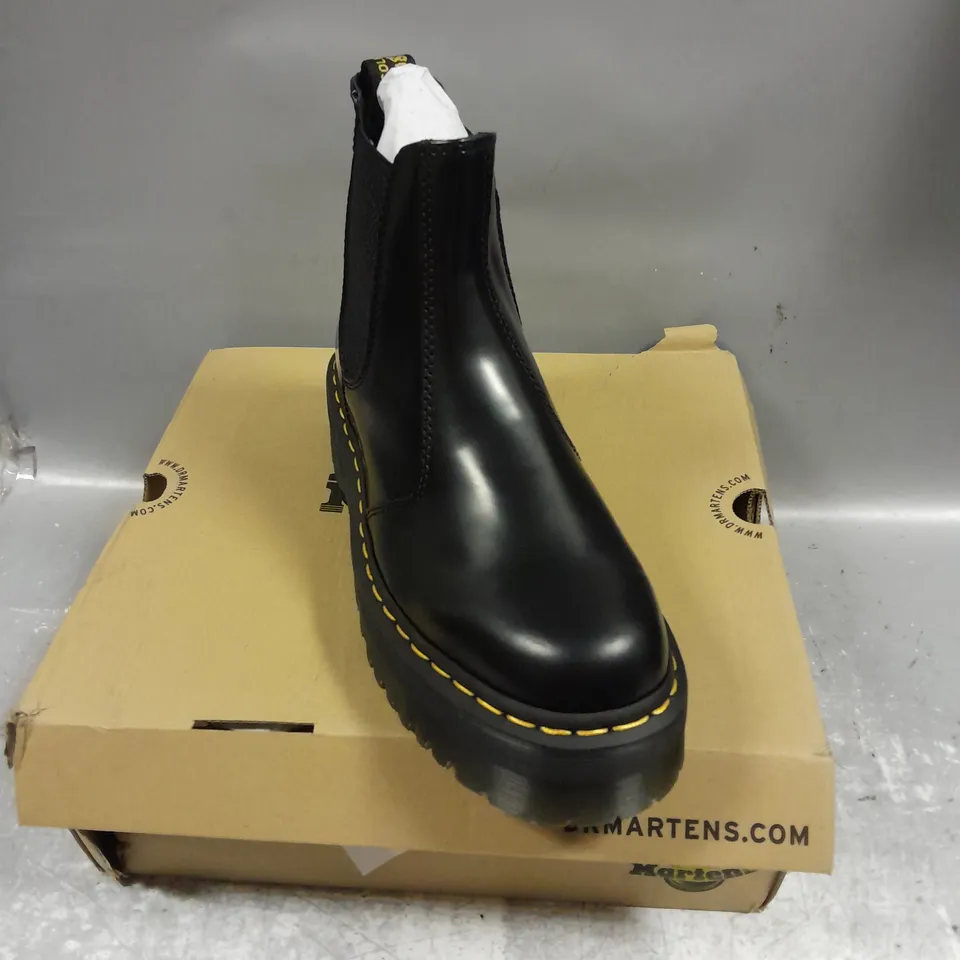 BOXED PAIR OF DR. MARTENS 2976 QUAD POLISHED SMOOTH BOOTS IN BLACK SIZE 8