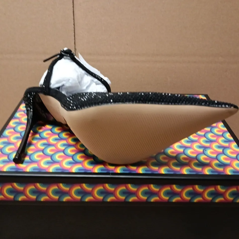 BOXED PAIR OF KURT GEIGER EAGLE POINT ANKLE STRAP HEELS IN BLACK - SIZE 39