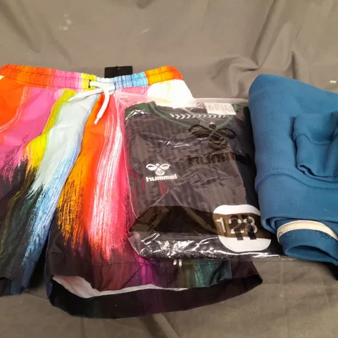 BOX OF APPROXIMATELY 35 ASSORTED KIDS CLOTHING ITEMS TO INCUDE - TROUSERS , SHIRT , SHORTS ETC