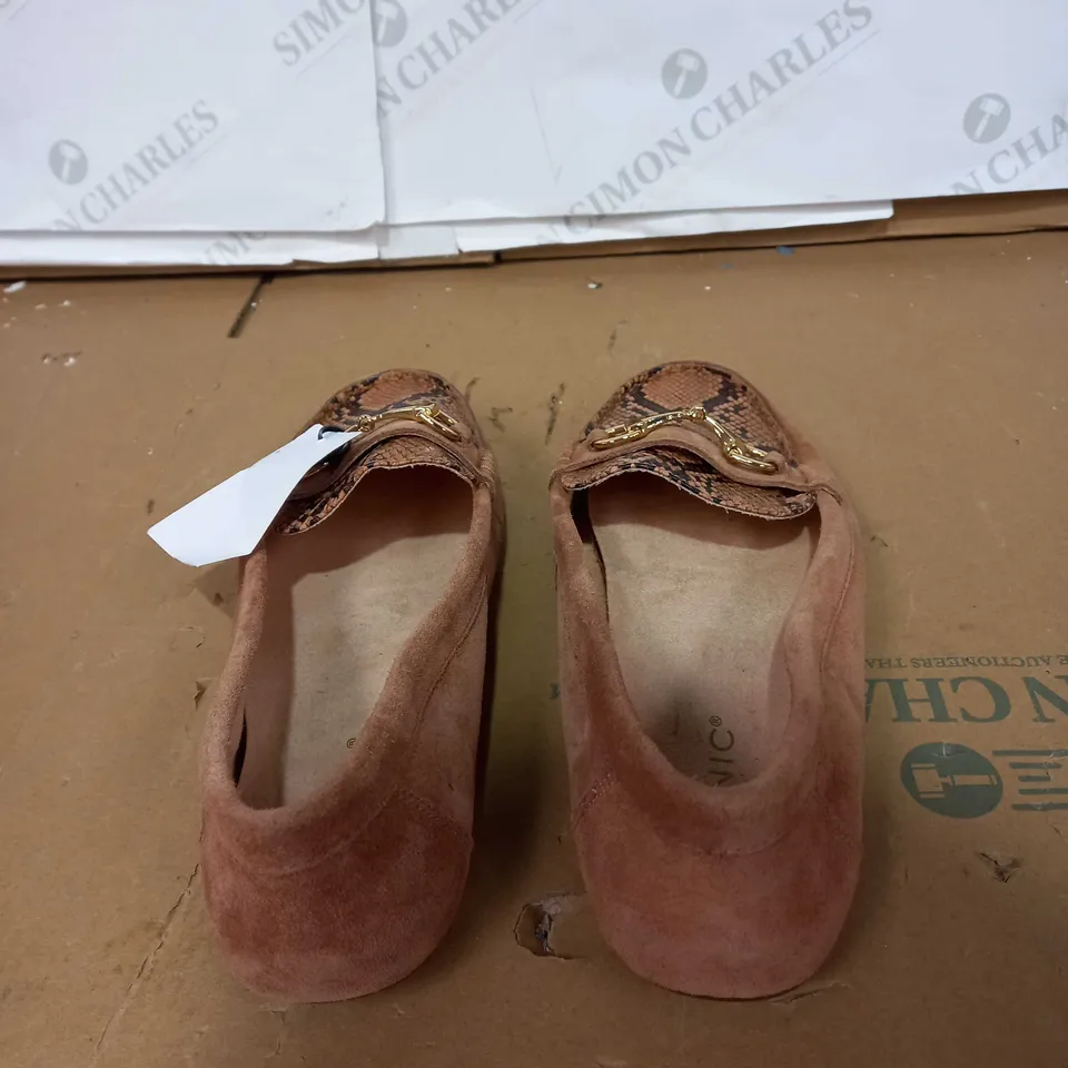 VIONIC PINK SNAKE PRINT SLIP ON SUEDE SHOES SIZE UK 9