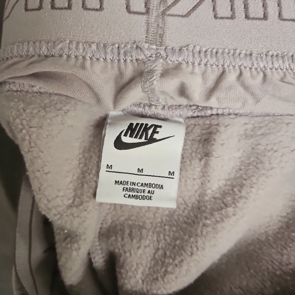 NIKE SWEATPANTS – LIGHT GREY, SIZE M