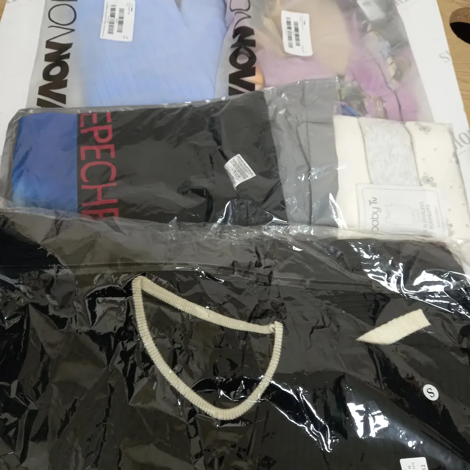 BOX OF APPROX. 50 ASSORTED CLOTHING VARYING IN SIZE/COLOUR/STYLE TO INCLUDE: TOPS, TROUSERS, JUMPERS