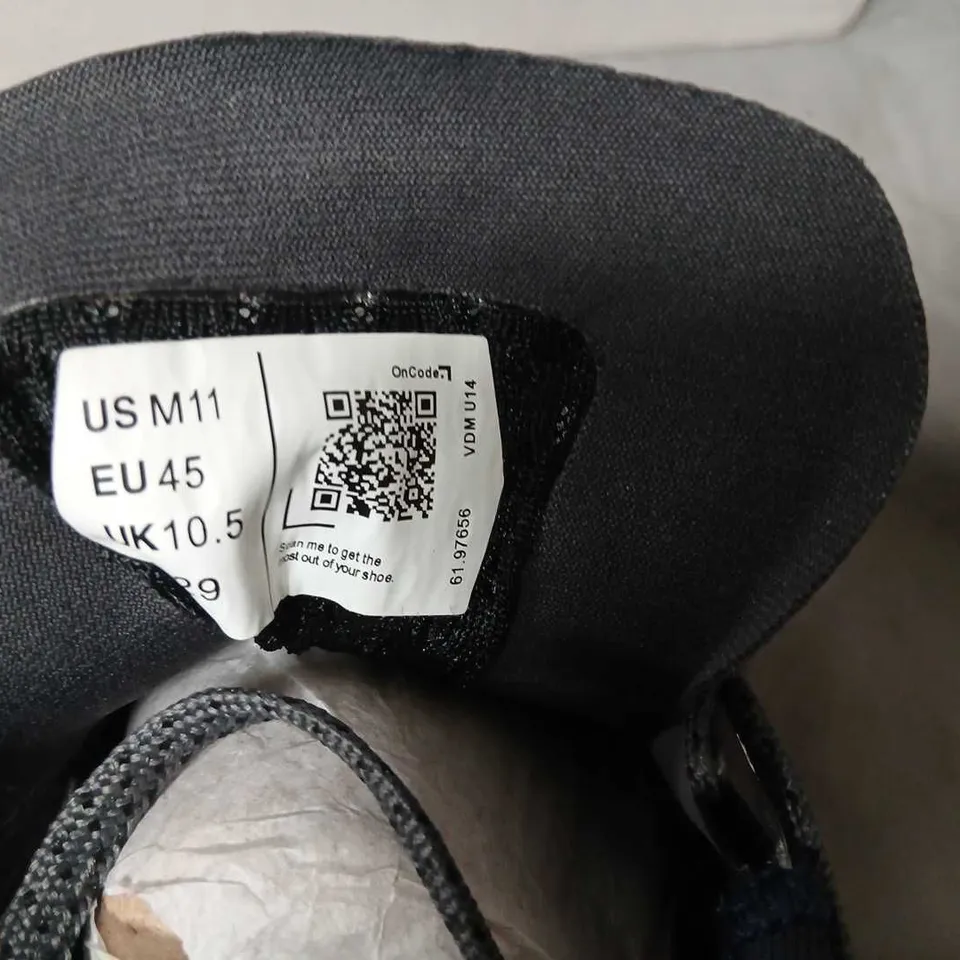 ON RUNNING CLOUD SHOES – MEN'S GREY/WHITE, US 11 (EU45 / UK10.5)