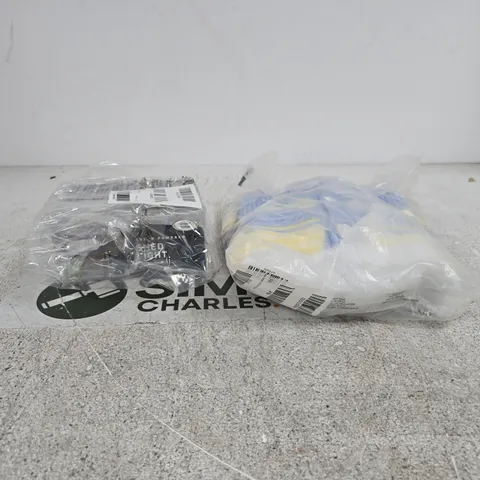 BOX OF APPROXIMATELY 15 ASSORTED HOUSEHOLD ITEMS TO INCLUDE SHED LIGHT, JUMPER ETC