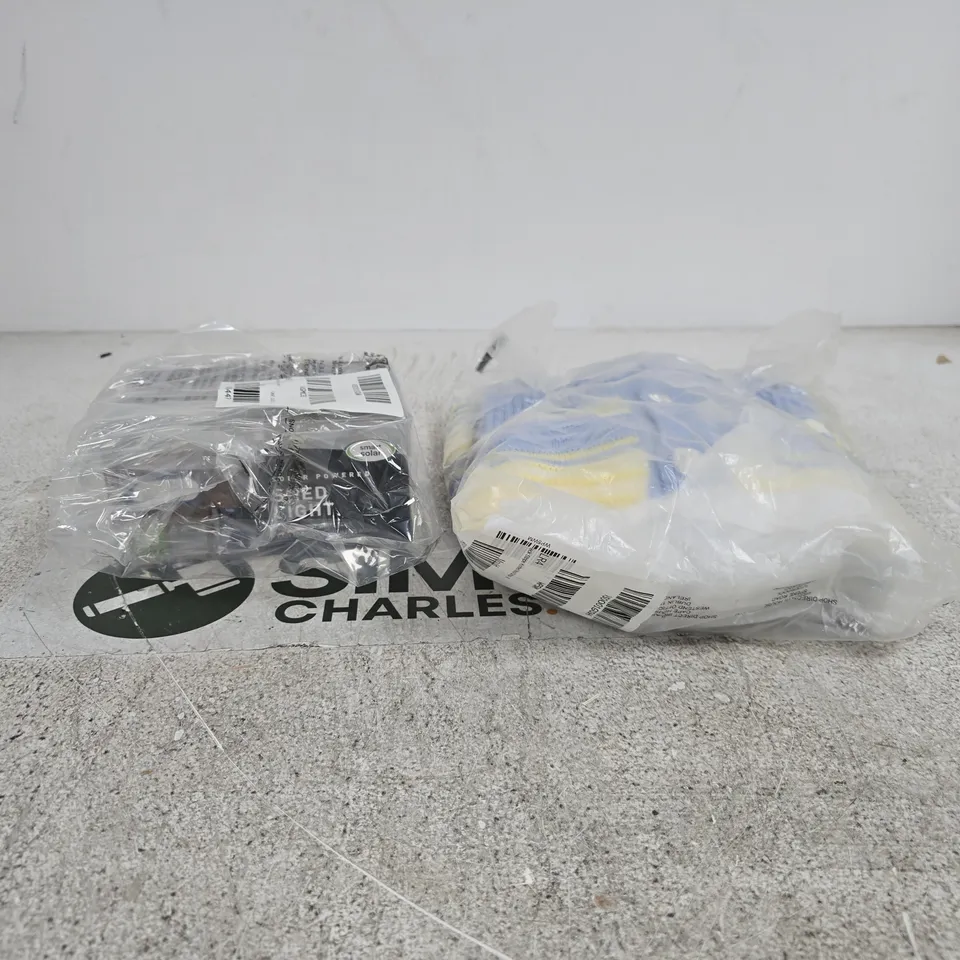 BOX OF APPROXIMATELY 15 ASSORTED HOUSEHOLD ITEMS TO INCLUDE SHED LIGHT, JUMPER ETC