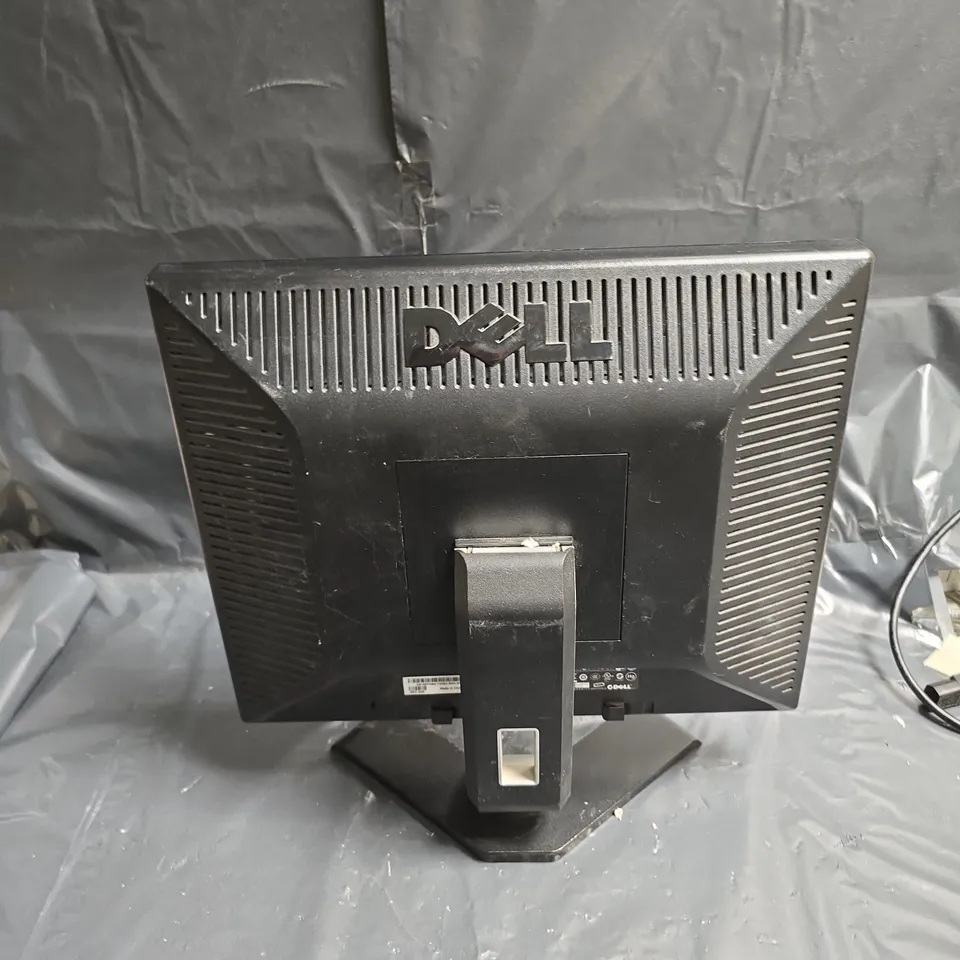 DELL COMPUTER MONITOR – BLACK, STAND INCLUDED .