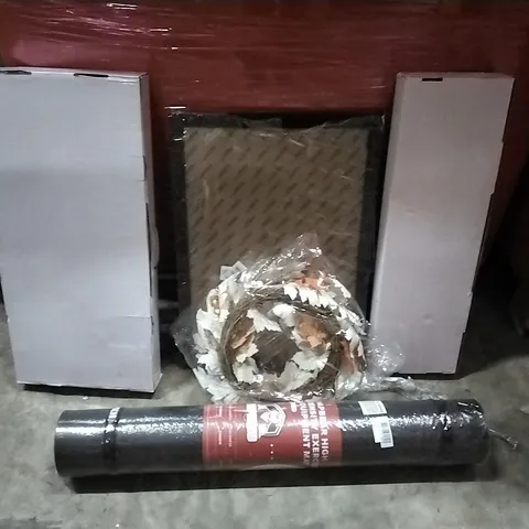 PALLET OF HOUSEHOLD ITEMS TO INCLUDE SHOWER SET, HIGH DENSITY EXERCISE EQUIPMENT MAT, AUTUMN WREATH, BATH/SHOWER SET, PHOTO FRAME AND OTHER ASSORTED ITEMS...