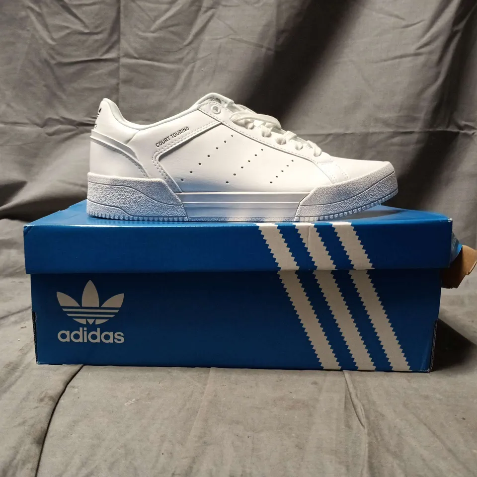 ADIDAS COURT TOURINO WHITE SNEAKERS – UK 7 (US 7.5, EU 40 2/3)