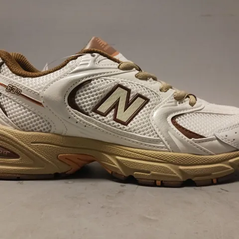 BOXED PAIR OF NEW BALANCE 530 TRAINERS IN WHITE/CHOCOLATE UK SIZE 6