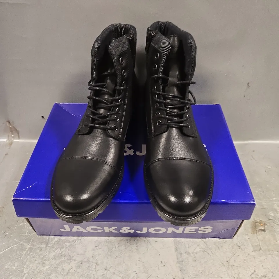 BOXED PAIR OF JACK & JONES ANTHRACITE BOOTS - 7