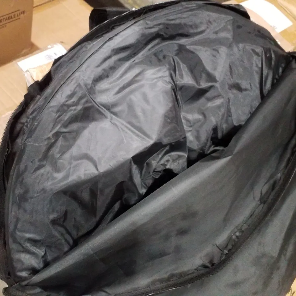POP UP PRIVACY TENT - BLACK