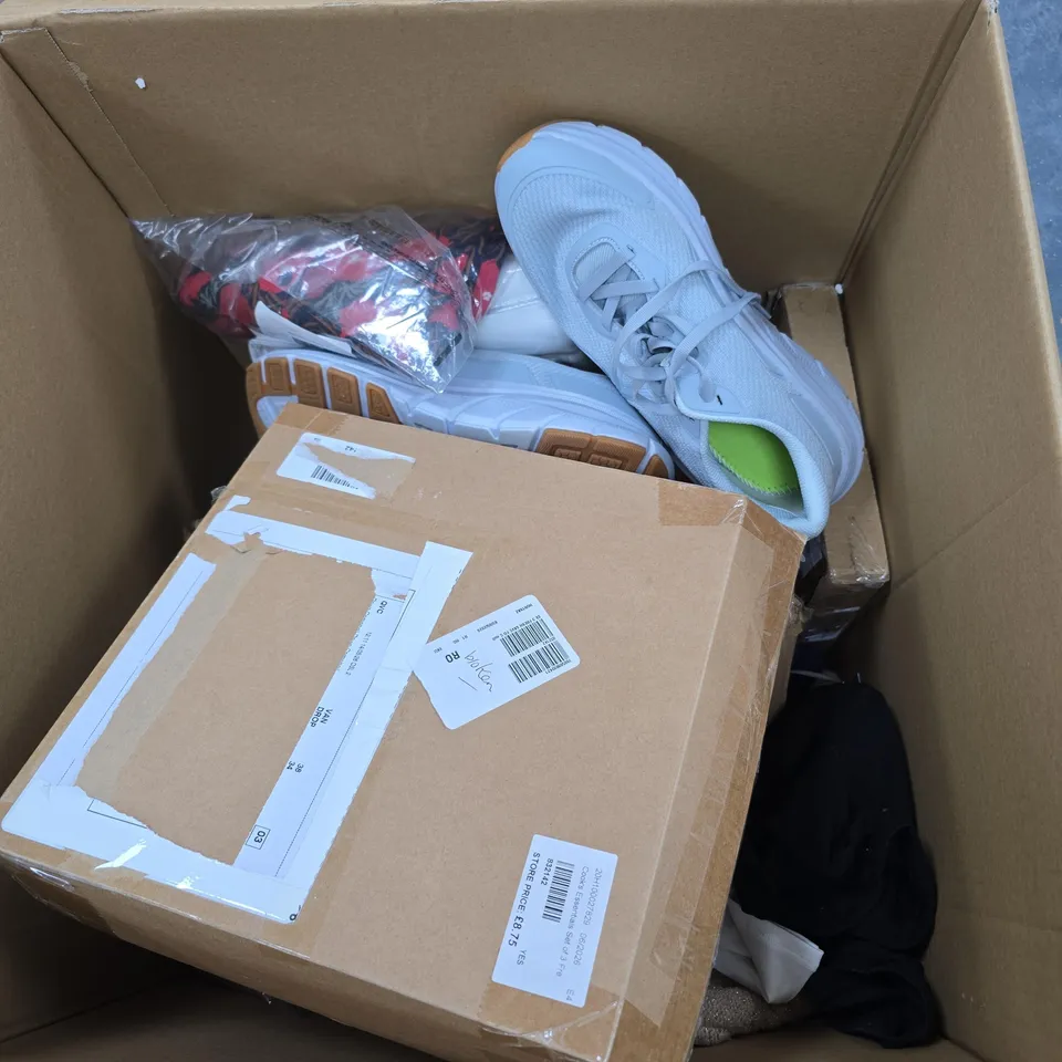 BOX OF APPROXIMATELY 20 ASSORTED ITEMS TO INCLUDE CLOTHING, TRAINERS, COZEE HOME FLAT SHEET ETC
