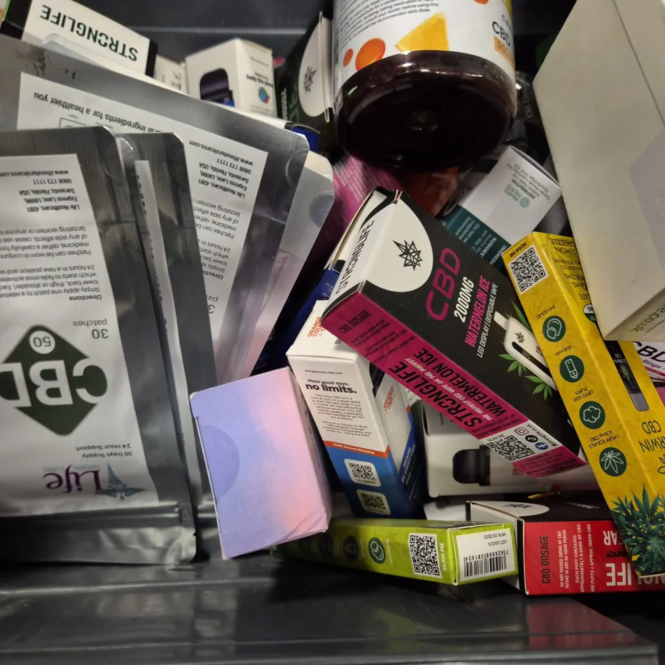 APPROXIMATELY 14 ASSORTED E-CIGARETTE PRODUCTS TO INCLUDE - STRONG LIFE CBD KIWI PASSIONFRUIT GUAVA , TRIP DREAM DROPS , VITALITY CBD OIL ETC