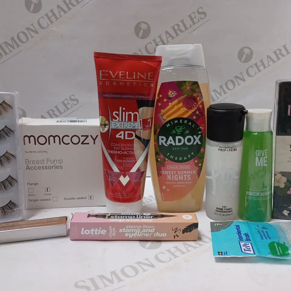 BOX OF APPROX 10 ASSORTED BEAUTY PRODUCTS TO INCLUDE MAC PREP+PRIME SPRAY, GIVE ME MAKEUP REMOVER, LOTTIE STAMPLINER, ETC 