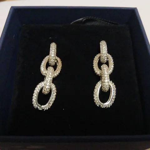 BUTLER & WILSON SMALL CRYSTAL CABLE LINK EARRINGS 