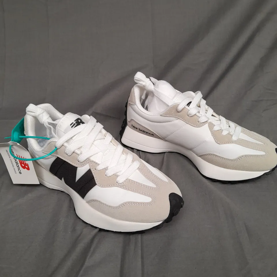 BOXED PAIR OF NEW BALANCE PRESIDENI RUNNING SHOES WHITE/CREAM SIZE UK 6