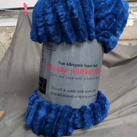 RICCARDO VALERIA NON ALLERGENIC SUPER SOFT CHUNKY RIBBED THROW BLUE 200 X 240CM