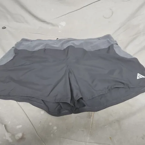 NIKE GREY ATHLETIC SHORTS - SIZE XXL