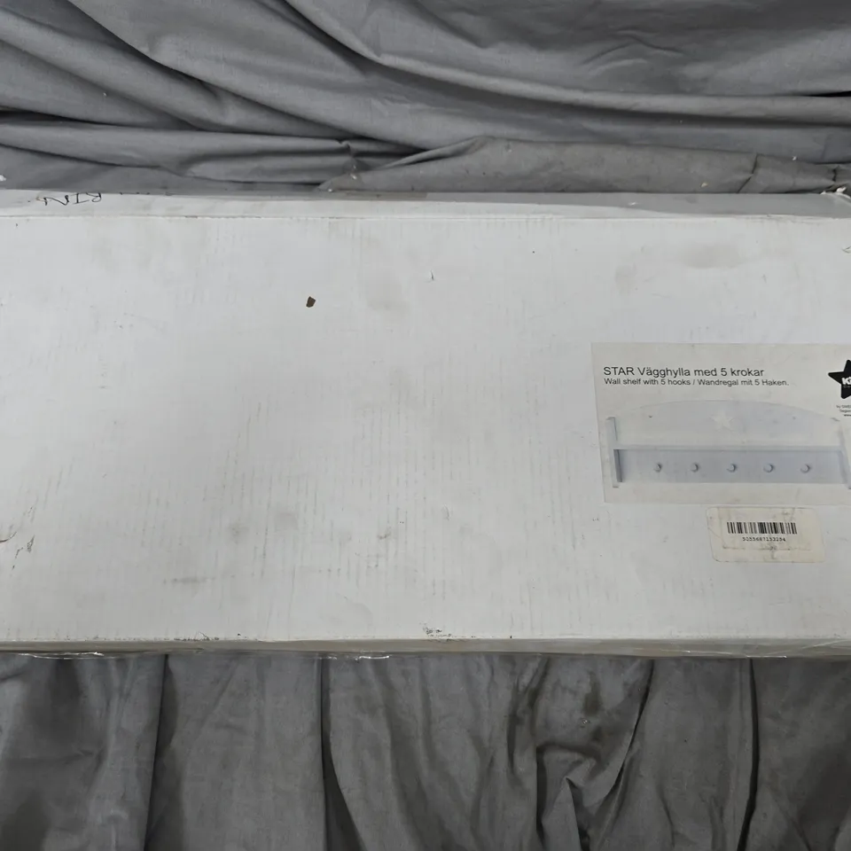 KIDS CONCEPT WALL SHELF WITH HOOKS