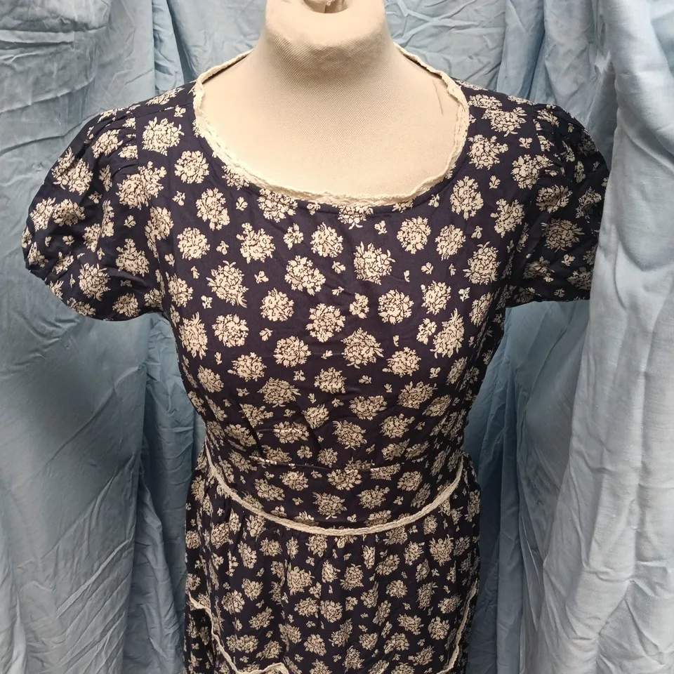 NOBODYS CHILD GABRIELLE DITSY DARA MIDI DRESS – NAVY FLORAL, UK 10