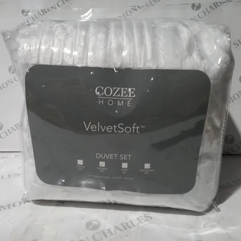 BOXED COZEE HOME LARGE DOBBY STRIPED VELVETSOFT 4 PIECE DUVET SET IN WHITE - DOUBLE SIZE