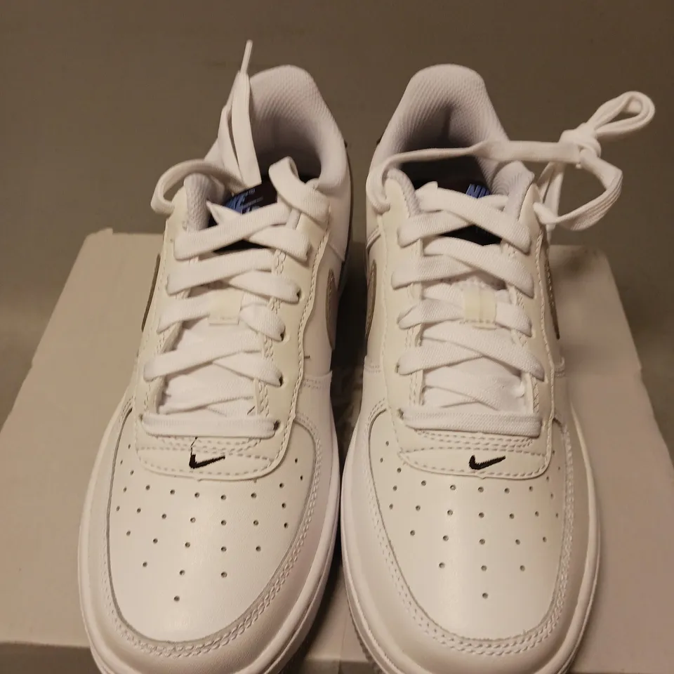 BOXED PAIR OF NIKE AIR FORCE 1 TRAINERS, WHITE/GREY - UK SIZE 3 