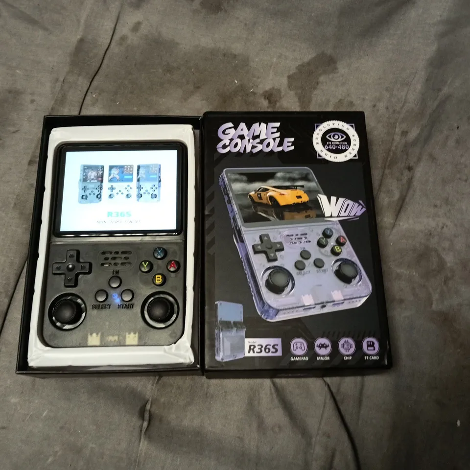R36S HANDHELD GAME CONSOLE – BOXED