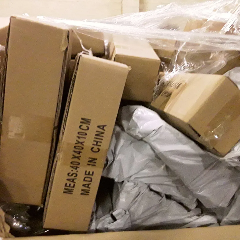 PALLET OF ASSORTED PRODUCTS INCLUDING TABLE TOP CHRISTMAS TREE, WORLD MAP, CHRISTMAS WREATH, TOMATO CAGES, METAL BUCKET