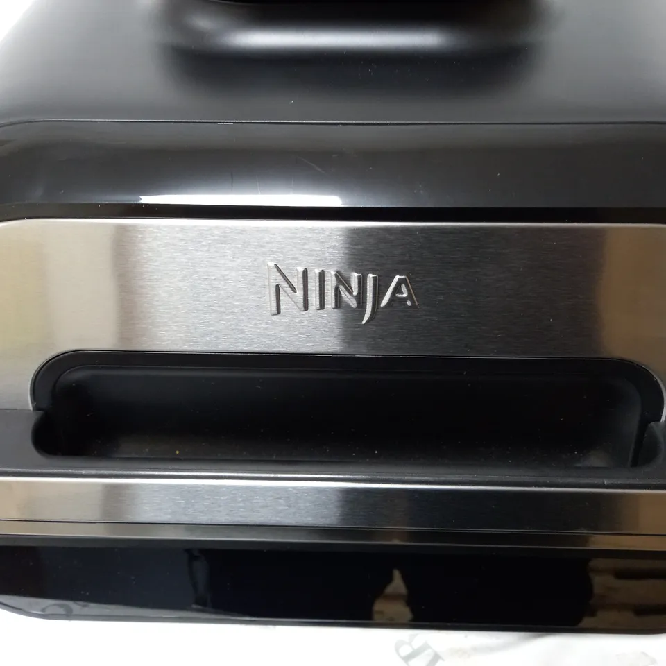 BOXED NINJA FOODI MAX HEALTH GRILL & AIR FRYER