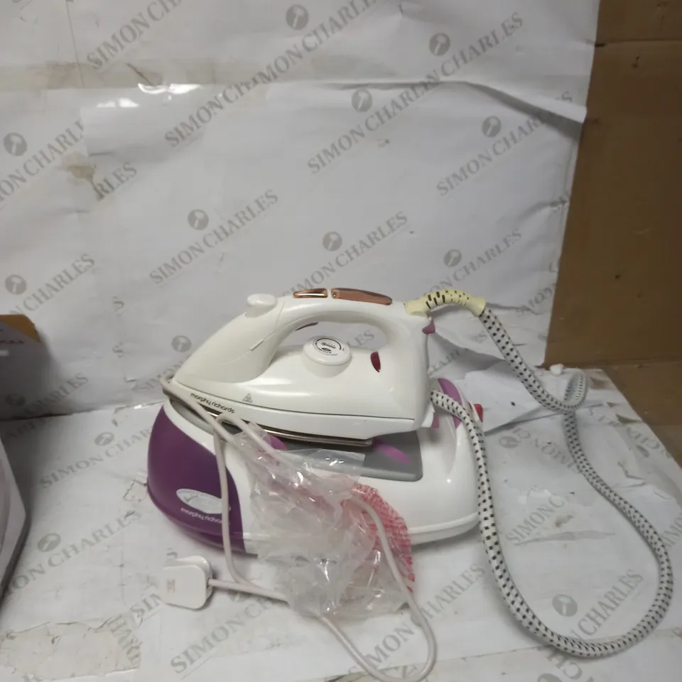 MORPHY RICHARDS JET STEAM GENERATOR IRON PINK/WHITE
