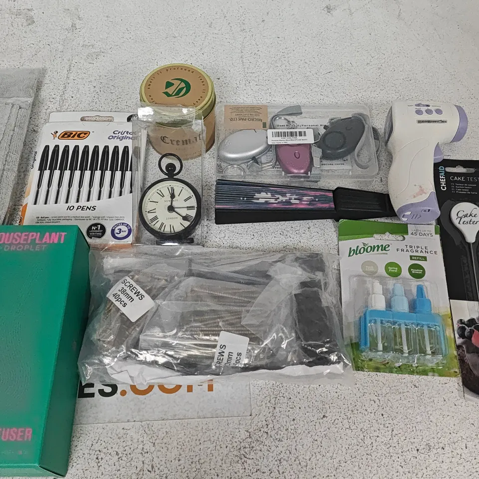 LOT OF APPROXIMATELY 20 ASSORTED HOUSEHOLD ITEMS TO INCLUDE SHED PACK, CAKE TESTER AND REED DIFFUSER 