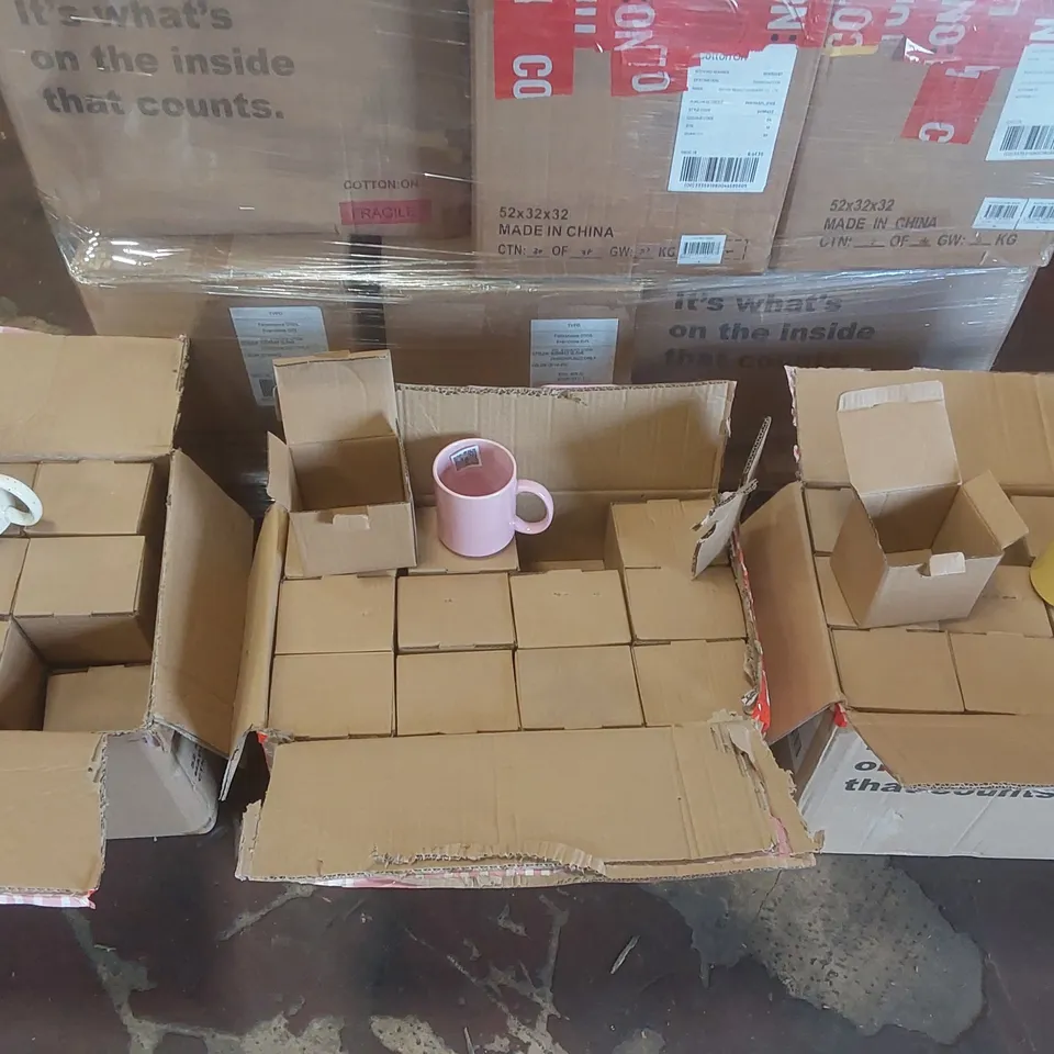 PALLET CONTAINING A VERY LARGE QUANTITY OF BRAND NEW ASSORTED TYPO MUGS