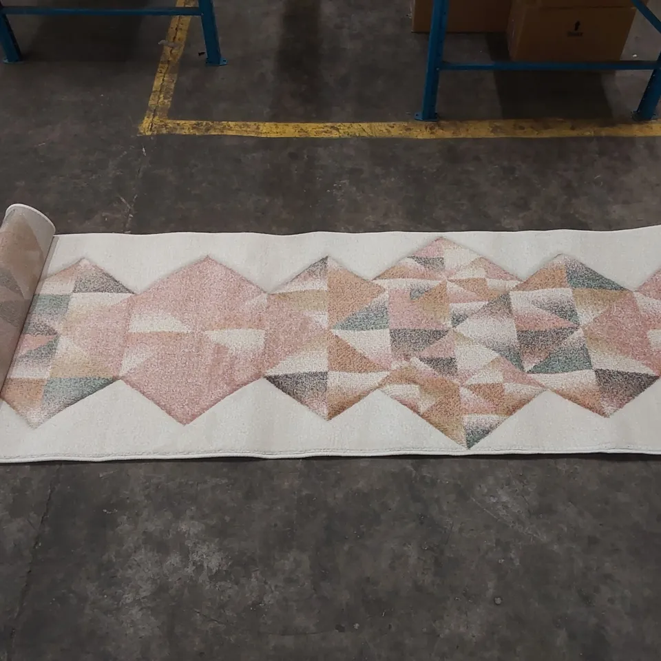 BRAND NEW PACO HOME MIA RUNNER RUG // SIZE: 80 X 300cm