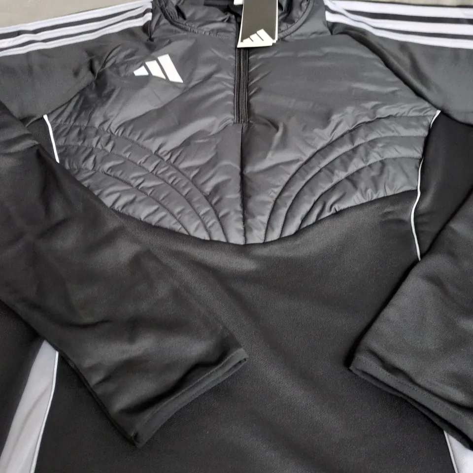 ADIDAS ZIP JACKET - SIZE L