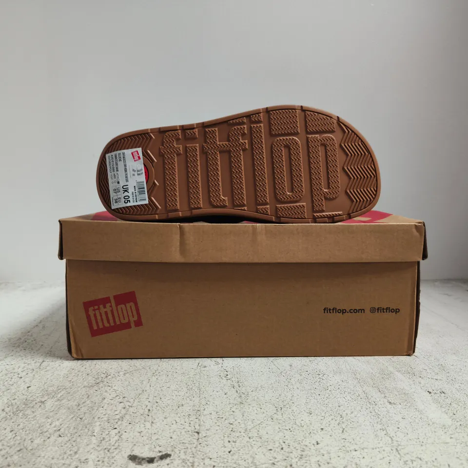 BOXED PAIR OF FITFLOP GEN-FF MAX BUCKLE STRIPE-WEBBING TWO-BAR SLIDES IN TURMERIC/CLASSIC TAN MIX SIZE UK 5