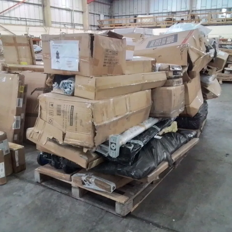 PALLET OF ASSORTED HOUSEHOLD PRODUCTS AND CAMPING PRODUCT