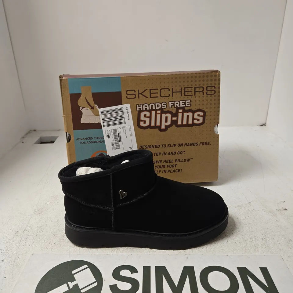 SKECHERS HANDS FREE SLIP-INS BLACK SUEDE ANKLE BOOTS – UK 6