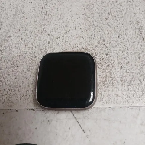 FITBIT VERSA 2 – NO STRAP, BLACK SCREEN, MODEL UNCERTAIN