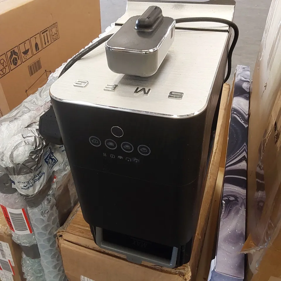BOXED SMEG BEAN TO CUP ESPRESSO COFFEE MACHINE 