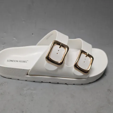 LONDON REBEL SANDALS IN WHITE - SIZE 39