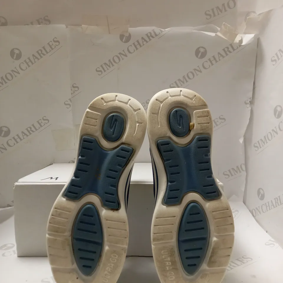 OUTLET SKECHERS GO WALK ARCH FIT GRATEFUL SLIP ON TRAINER SIZE 5.5