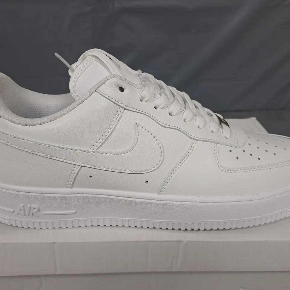 BOXED PAIR OF NIKE AIR FORCE 1 TRAINERS IN WHITE - UK 10