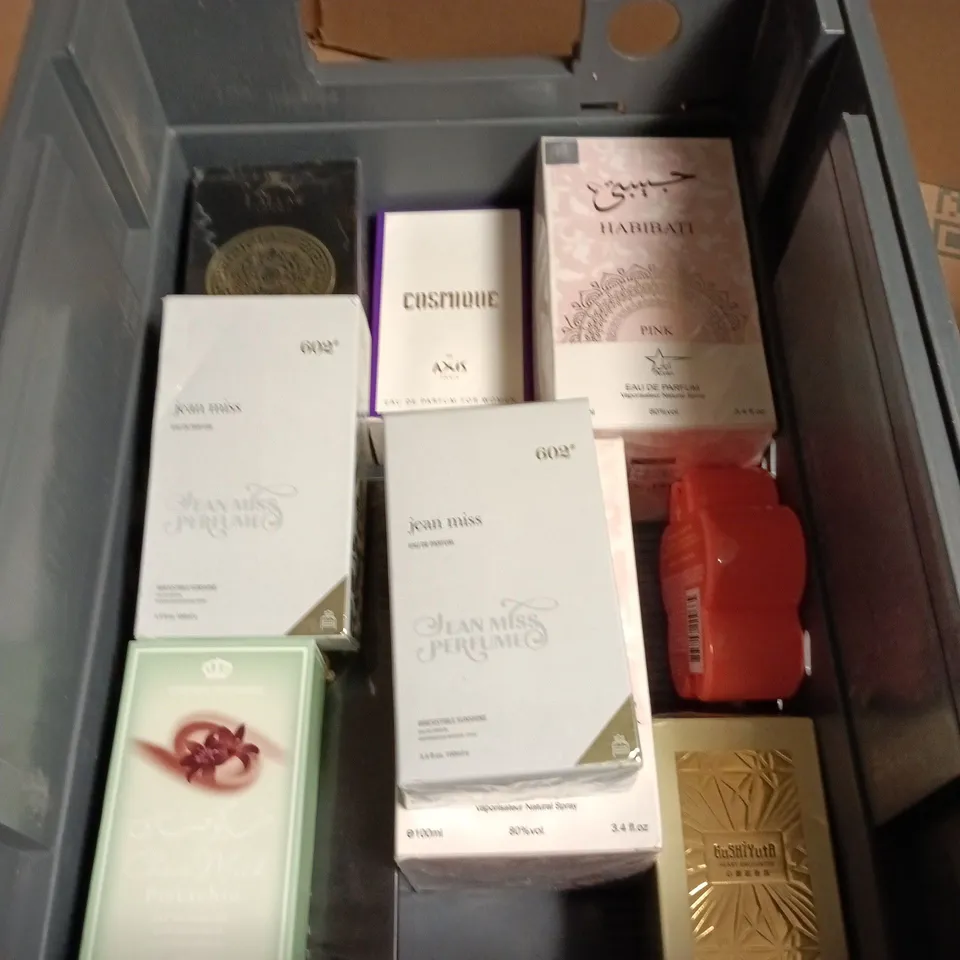 APPROXIMATELY 10 ASSORTED PERFUMES INCLUDING JEAN MISS AND XOXO DAISE 