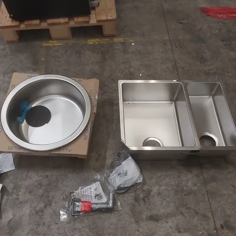 BOX CONTAINING 1x FRANKE SINK AND 1x ALVEUS SINK