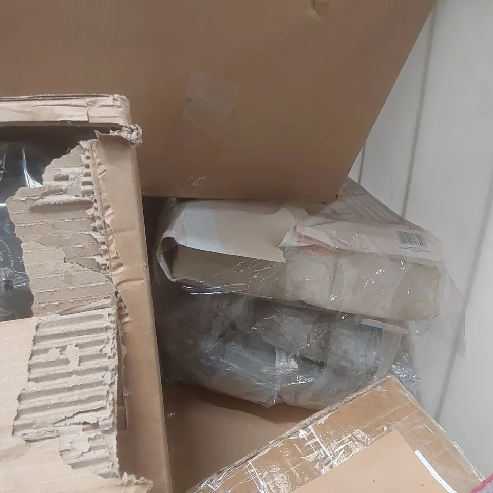 CAGE CONTAINING A LARGE QUANTITY OF ASSORTED ITEMS INCLUDING: CUSHIONS, CHRISTMAS TREE STORAGE BAG, CURTAINS ECT // CAGE NOT INCLUDED