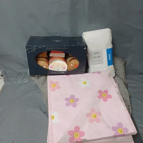 APPROXIMATELY 8 ASSORTED ITEMS TO INCLUDE KIDS CHRISTMAS CRACKERS, EASY CARE FITTED SHEET KING, CURTAINS, ETC