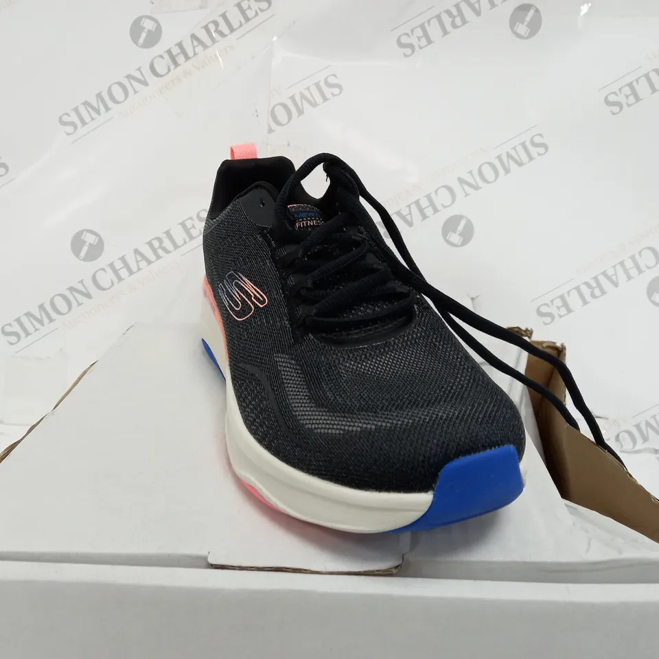 SKETCHERS RUNNING SHOES SIZE 6